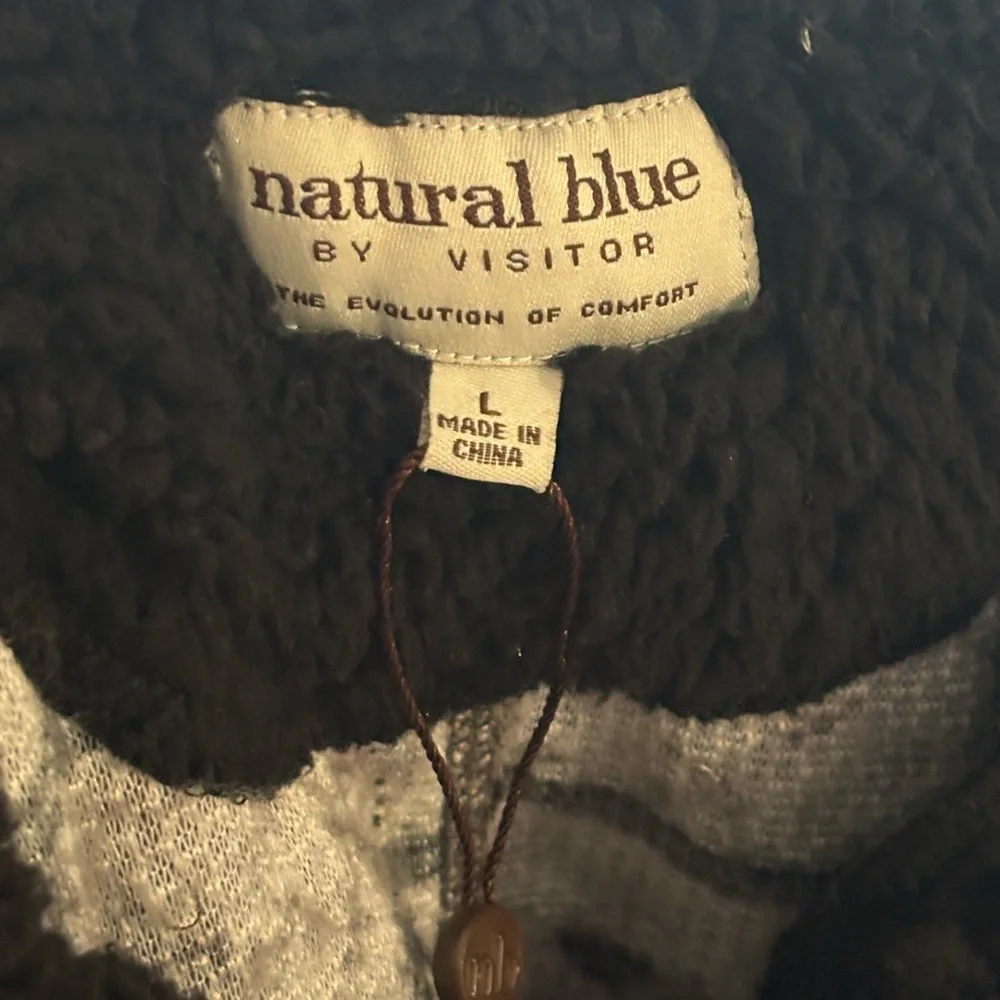 Women's natural blue by Visitor Sherpa Pullover